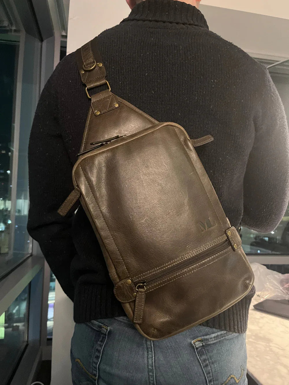 Full-Grain Crazy Horse Leather Sling Bag for Men – Rugged Travel Crossbody Bag